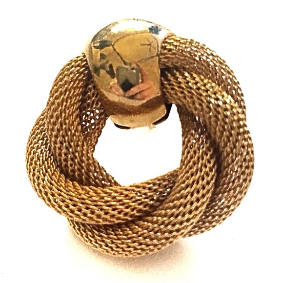 Vintage Avon Mesh Clip on Earrings - Picture 2 of 4